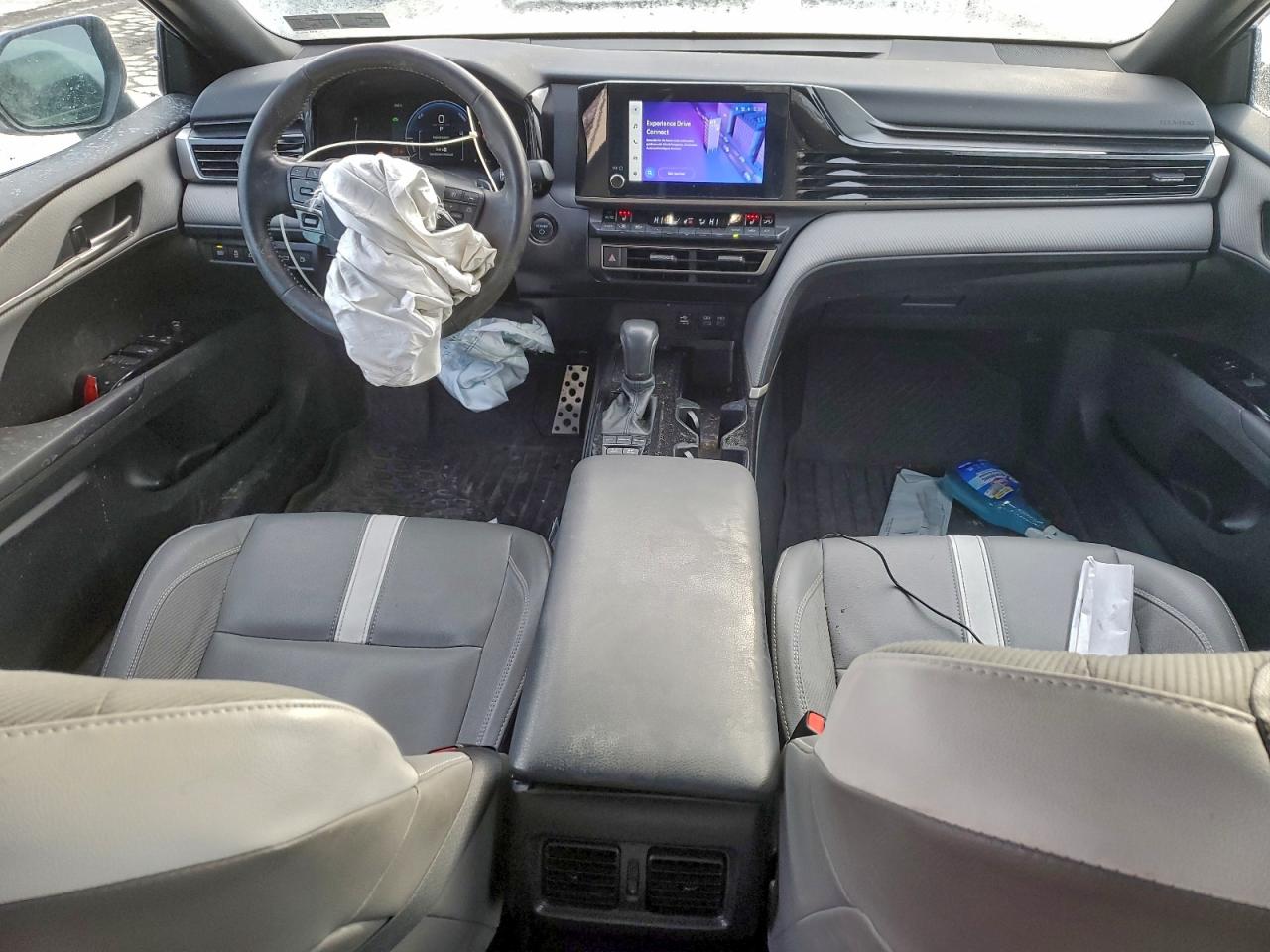 2025 TOYOTA CAMRY XSE photo 8