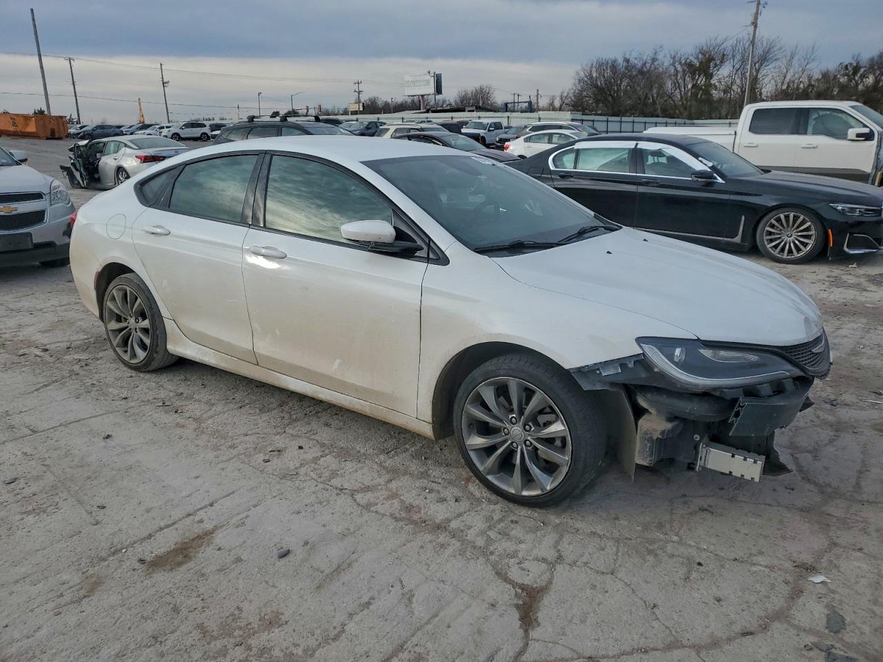 2015 CHRYSLER 200 S photo 4