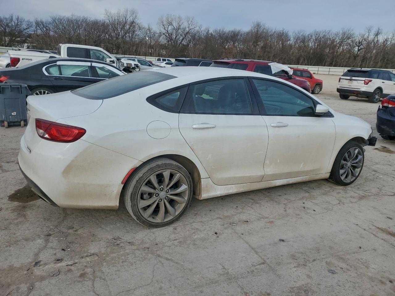 2015 CHRYSLER 200 S photo 3