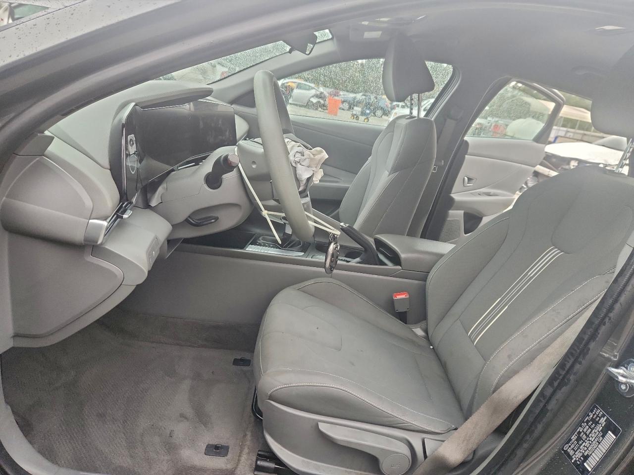 2024 HYUNDAI ELANTRA SEL photo 7