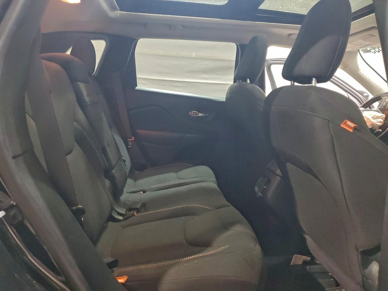2017 JEEP CHEROKEE LATITUDE photo 11