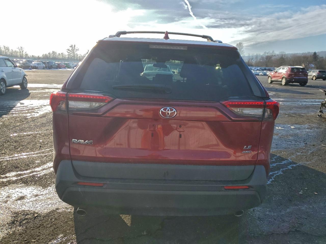 2021 TOYOTA RAV4 LE photo 6