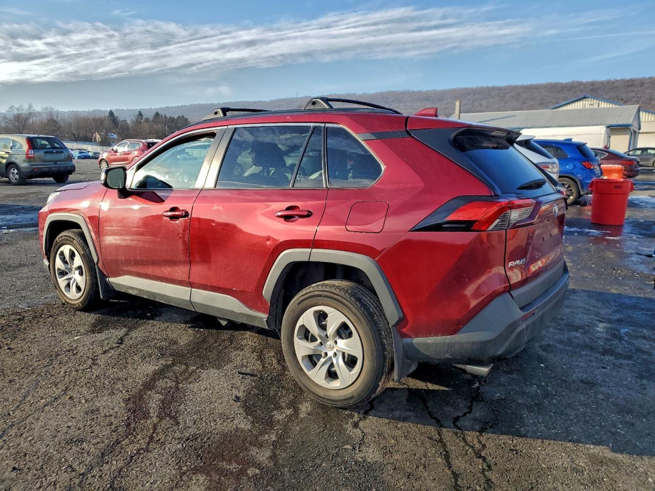 2021 TOYOTA RAV4 LE photo 2