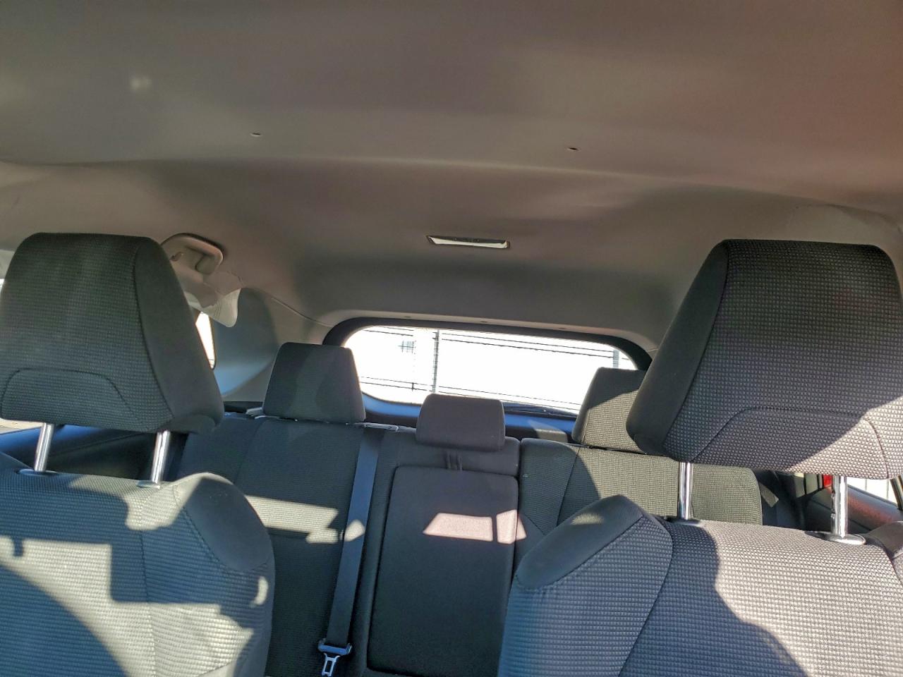 2021 TOYOTA RAV4 LE photo 10
