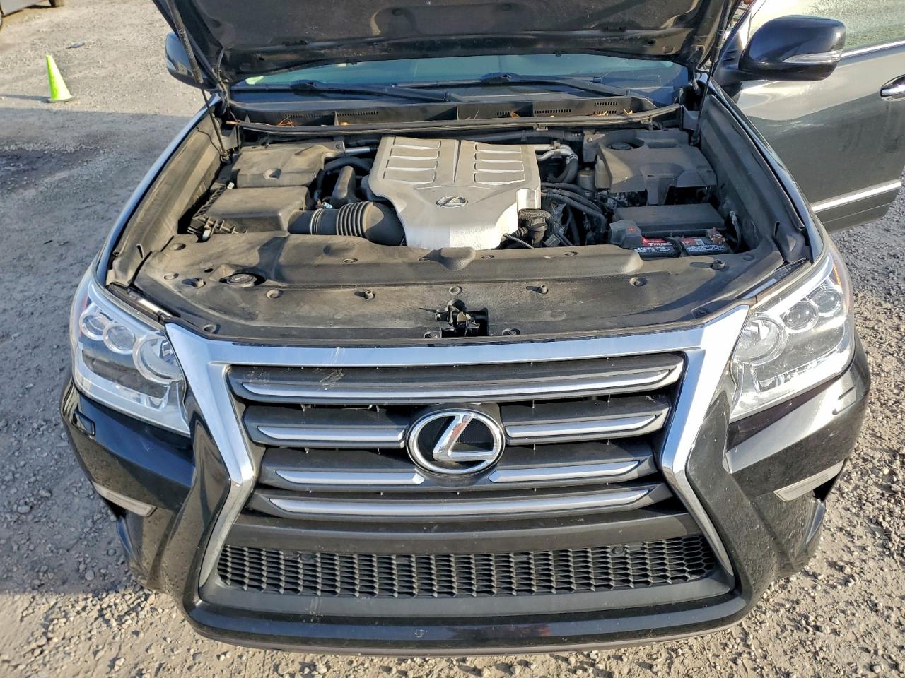 2016 LEXUS GX 460 photo 12