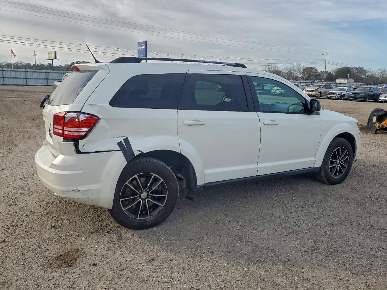 2017 DODGE JOURNEY SE photo 3
