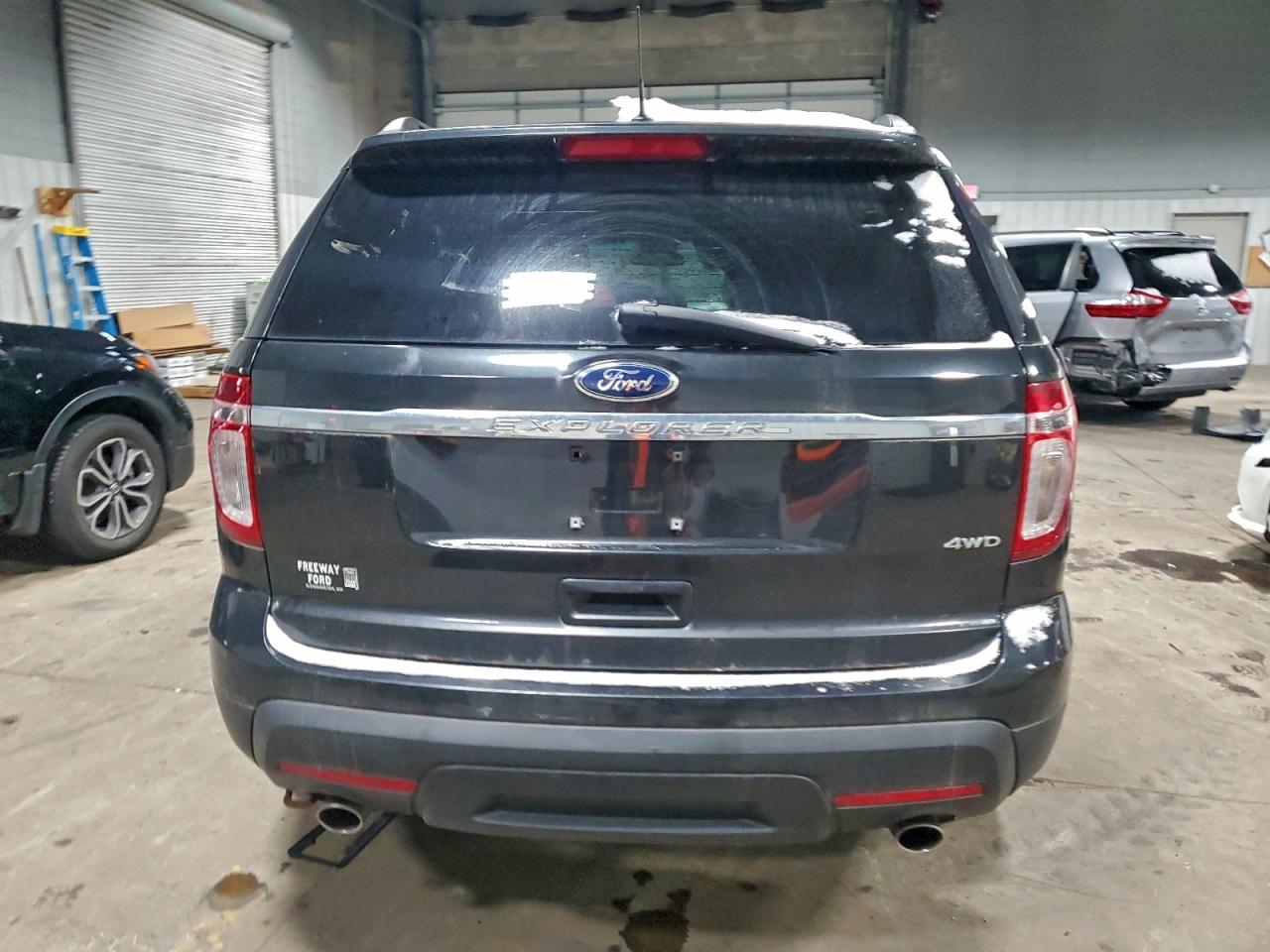 2013 FORD EXPLORER photo 6