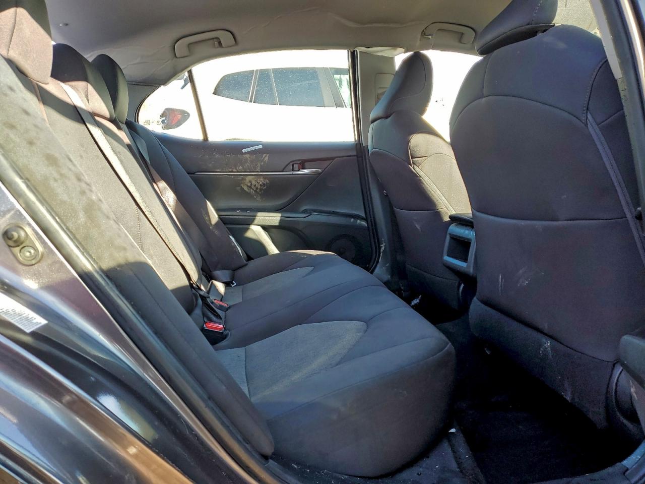 2018 TOYOTA CAMRY L photo 10