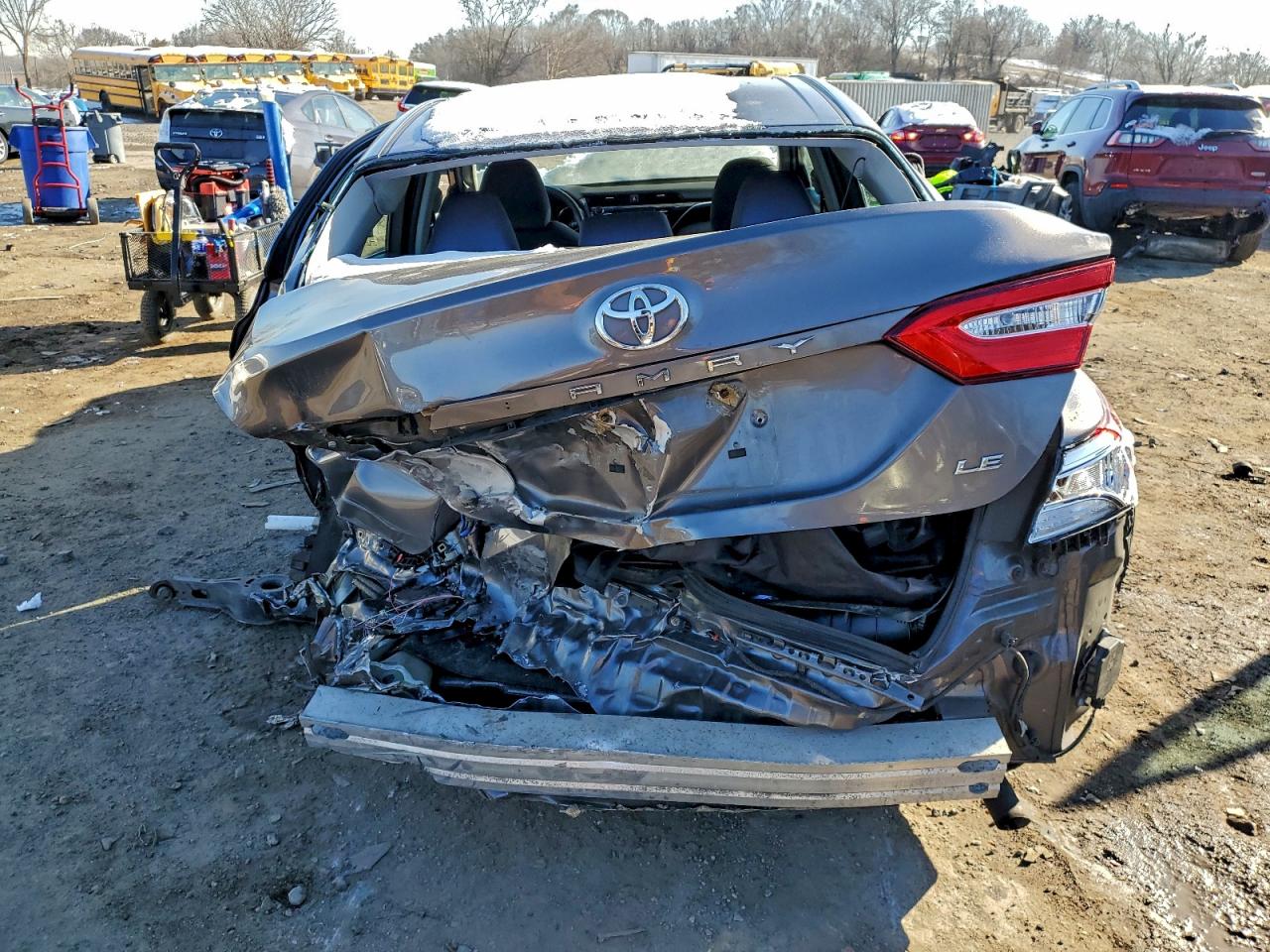 2018 TOYOTA CAMRY L photo 6