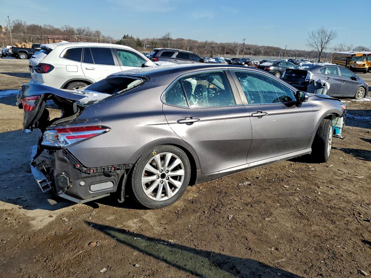 2018 TOYOTA CAMRY L photo 3