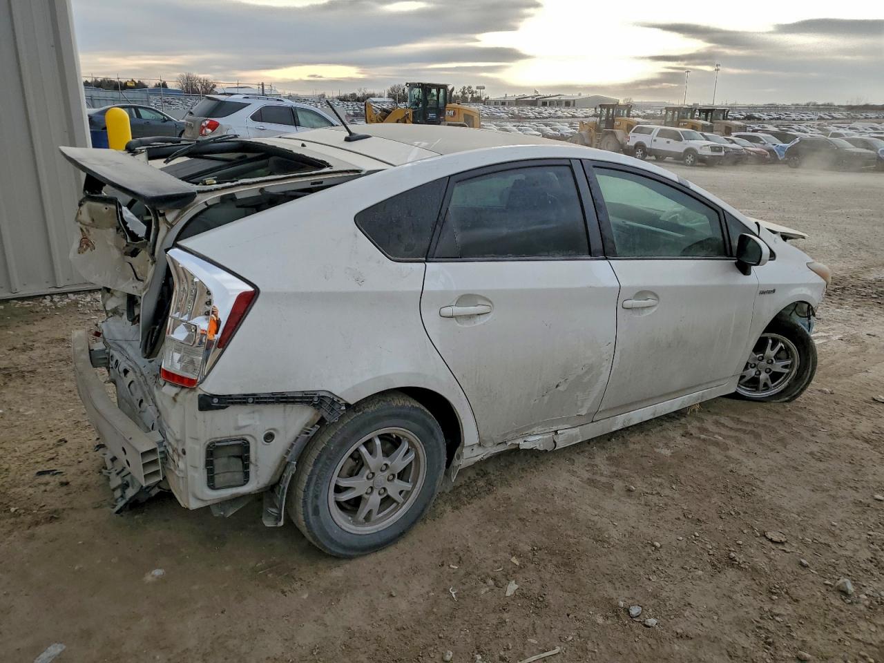 2010 TOYOTA PRIUS photo 3