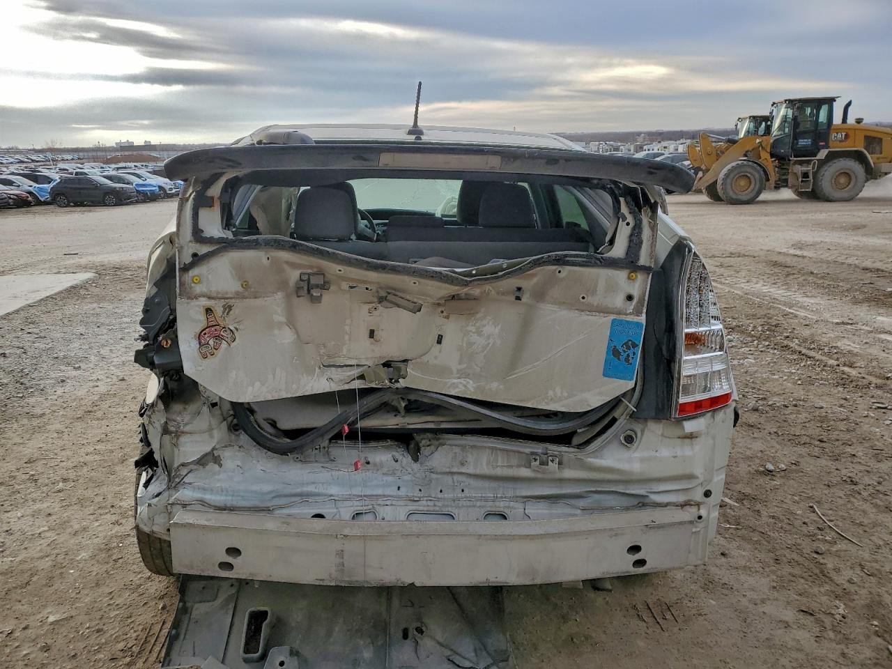 2010 TOYOTA PRIUS photo 6