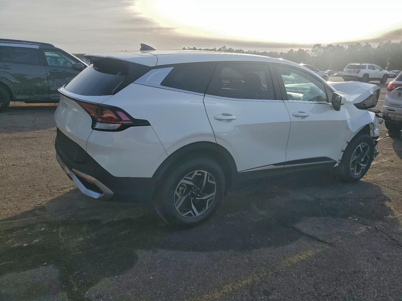 2025 KIA SPORTAGE LX photo 3
