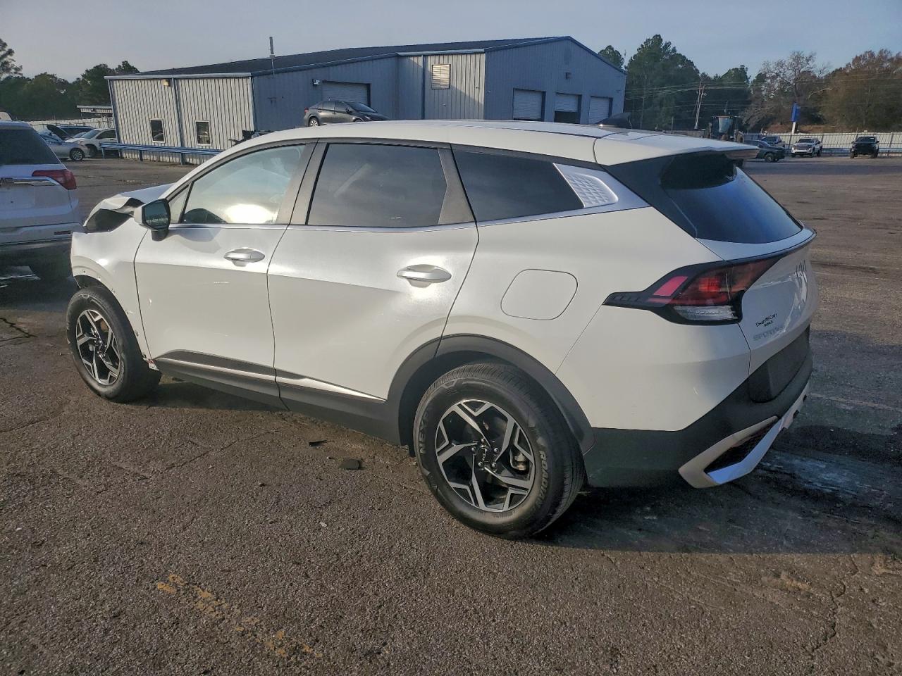 2025 KIA SPORTAGE LX photo 2