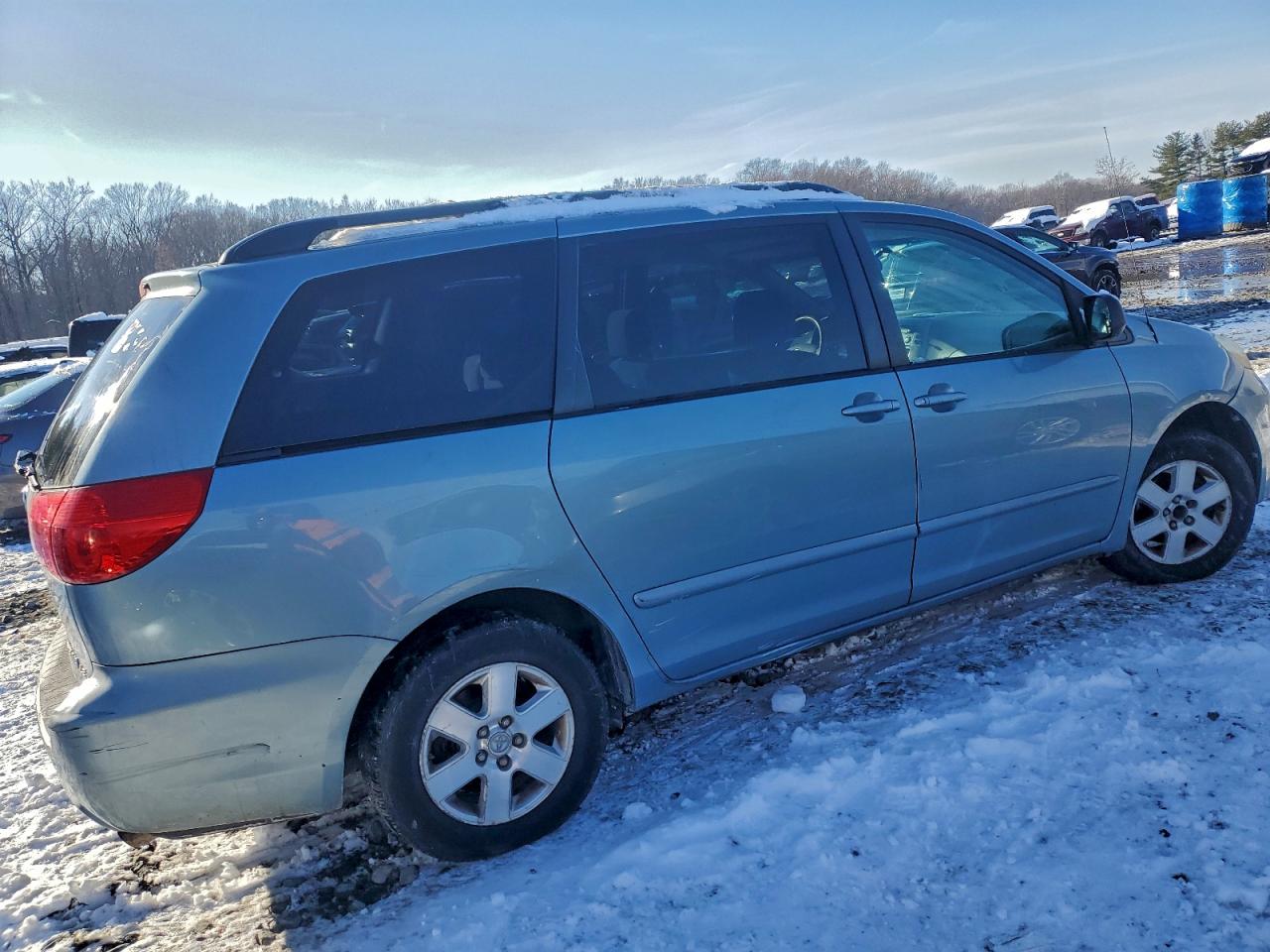 2008 TOYOTA SIENNA CE photo 3