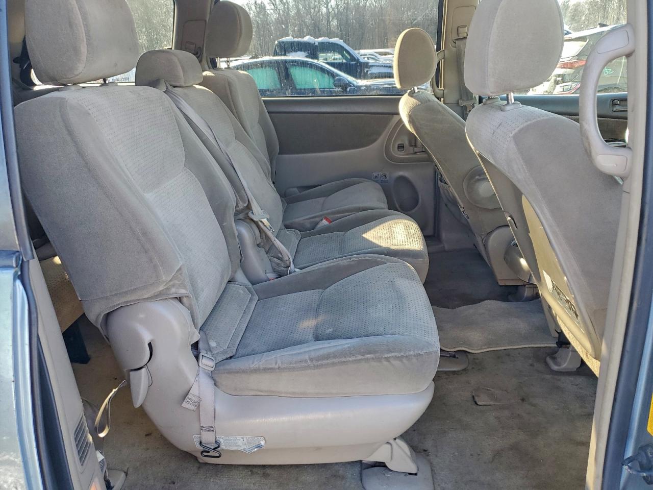 2008 TOYOTA SIENNA CE photo 11