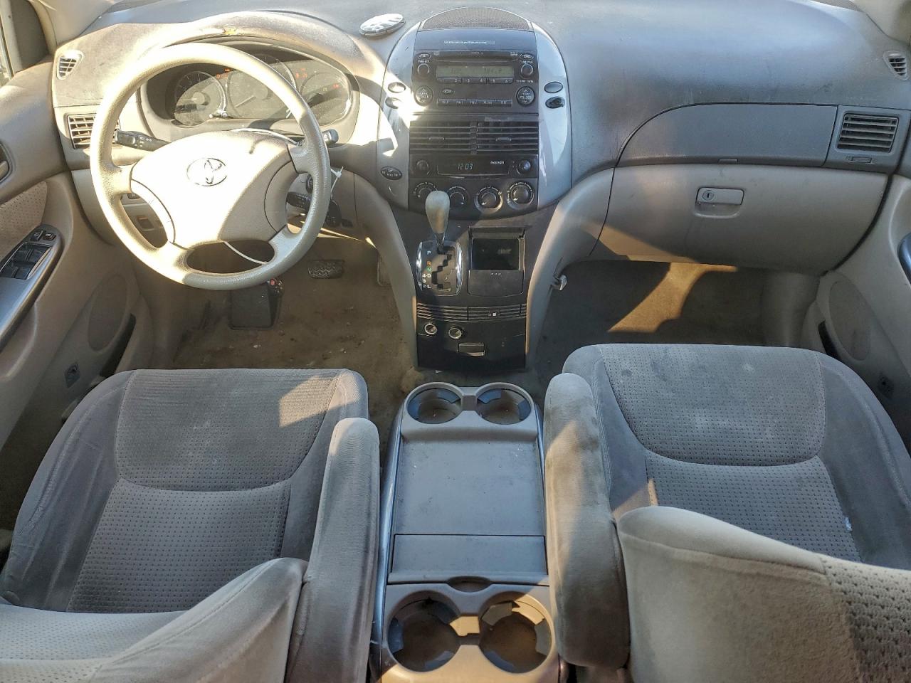 2008 TOYOTA SIENNA CE photo 8
