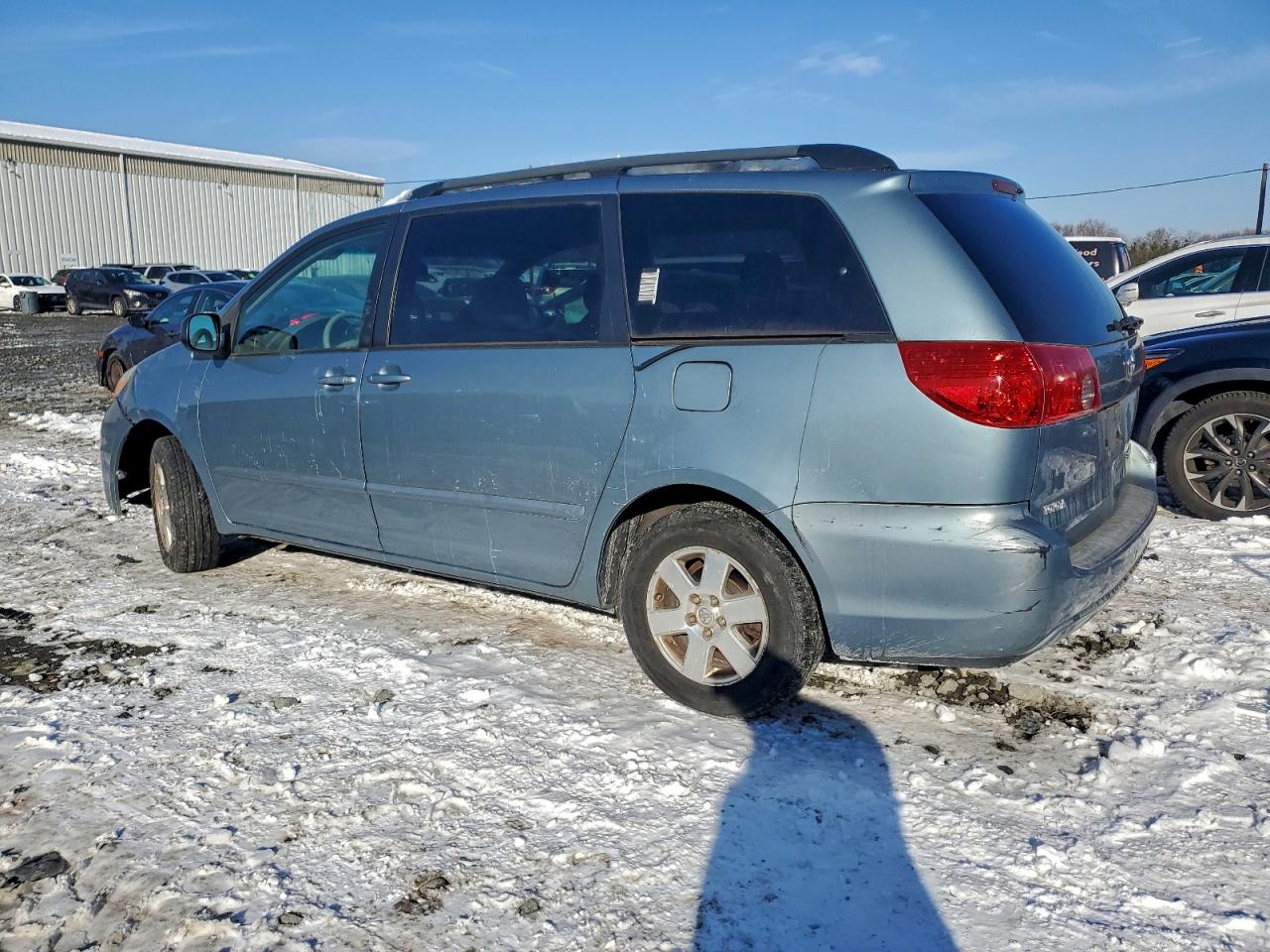 2008 TOYOTA SIENNA CE photo 2