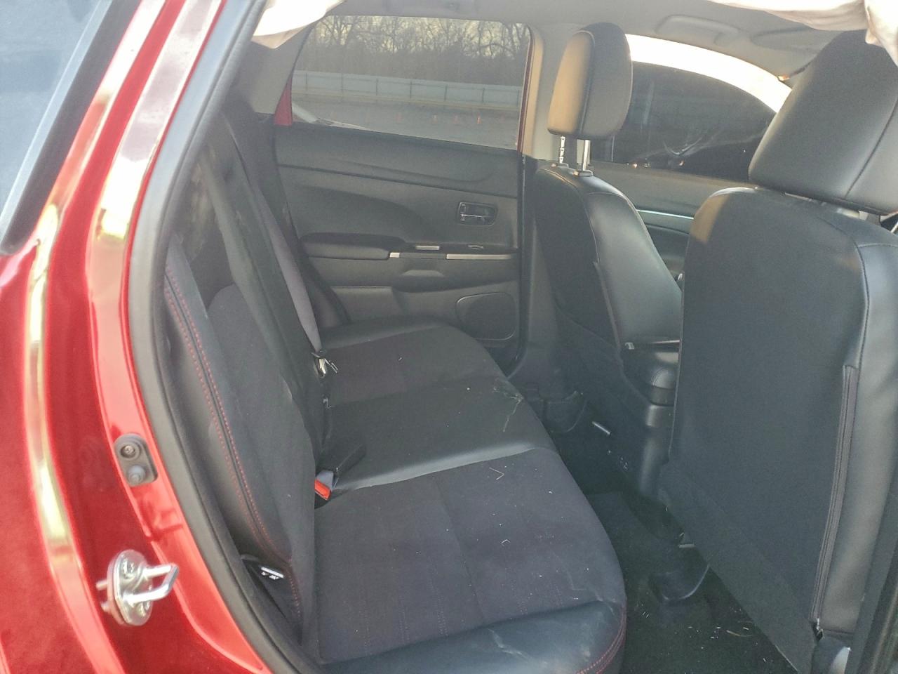 2023 MITSUBISHI OUTLANDER SPORT S/SE photo 31