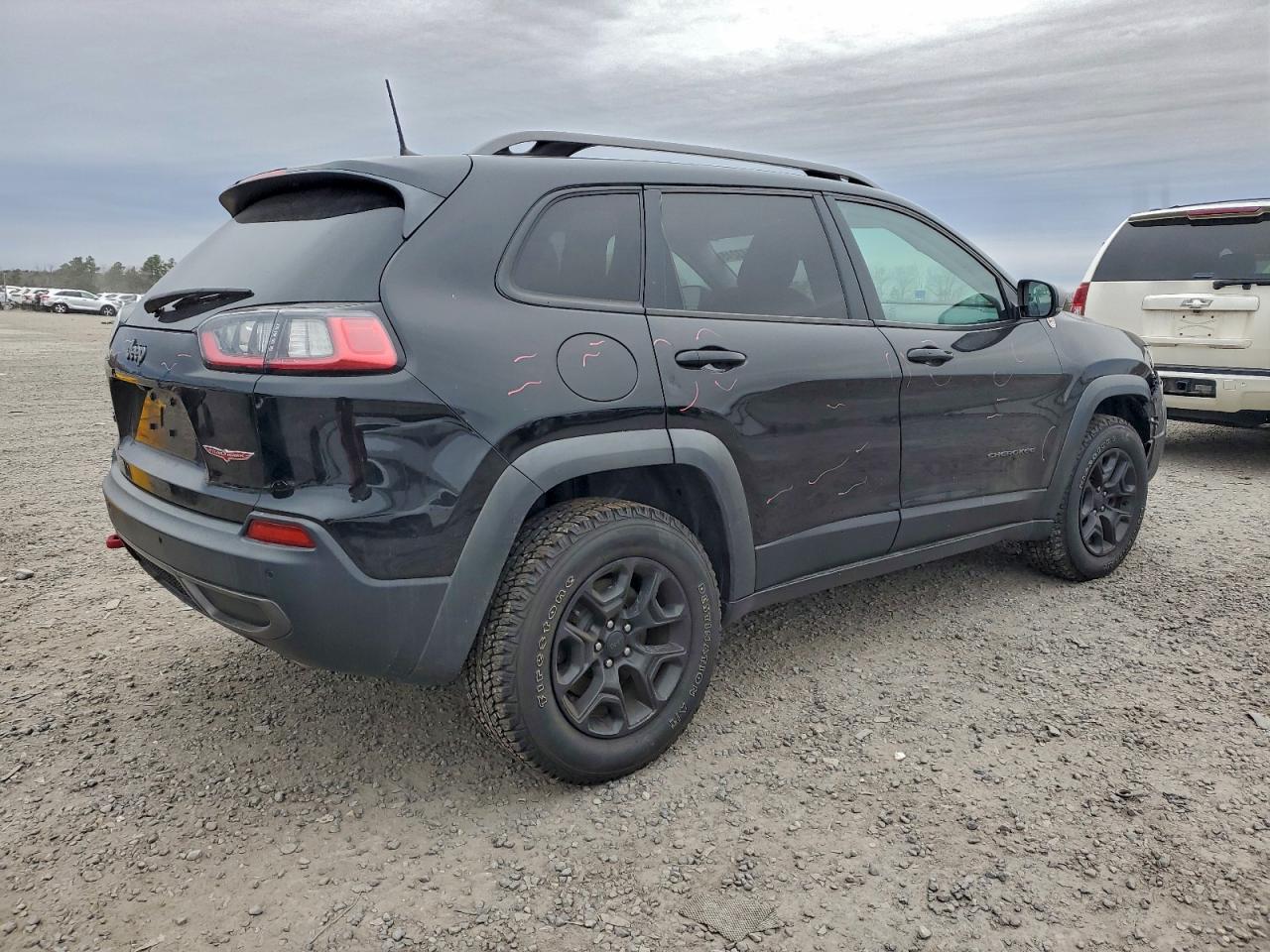 2019 JEEP CHEROKEE TRAILHAWK photo 3