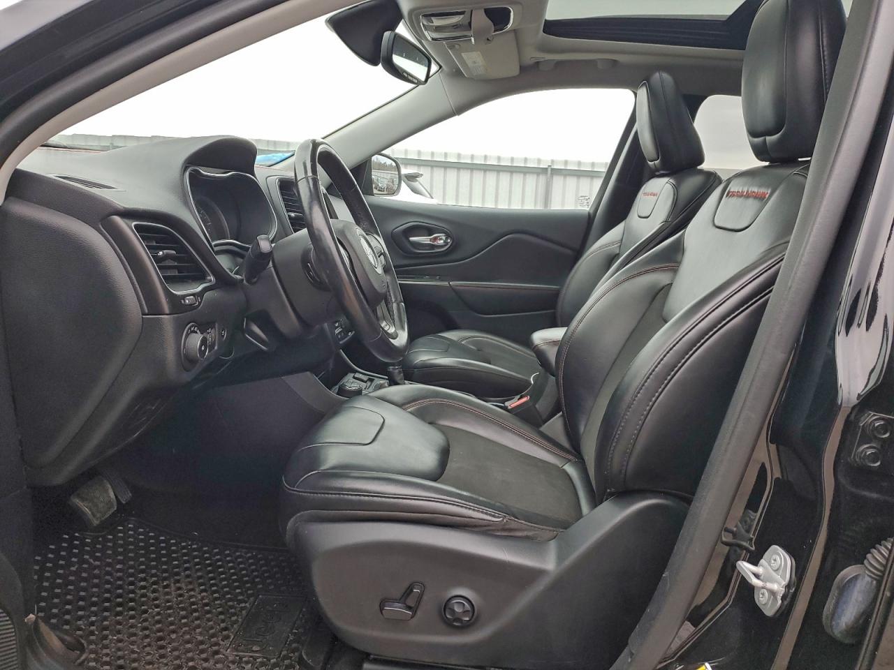 2019 JEEP CHEROKEE TRAILHAWK photo 7