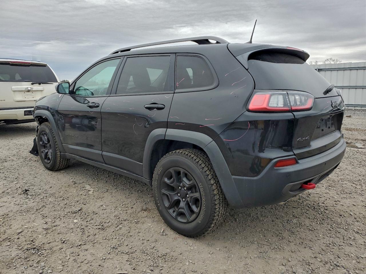 2019 JEEP CHEROKEE TRAILHAWK photo 2