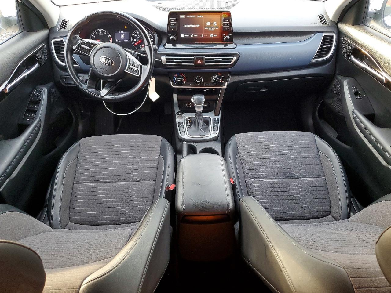 2021 KIA SELTOS S photo 8