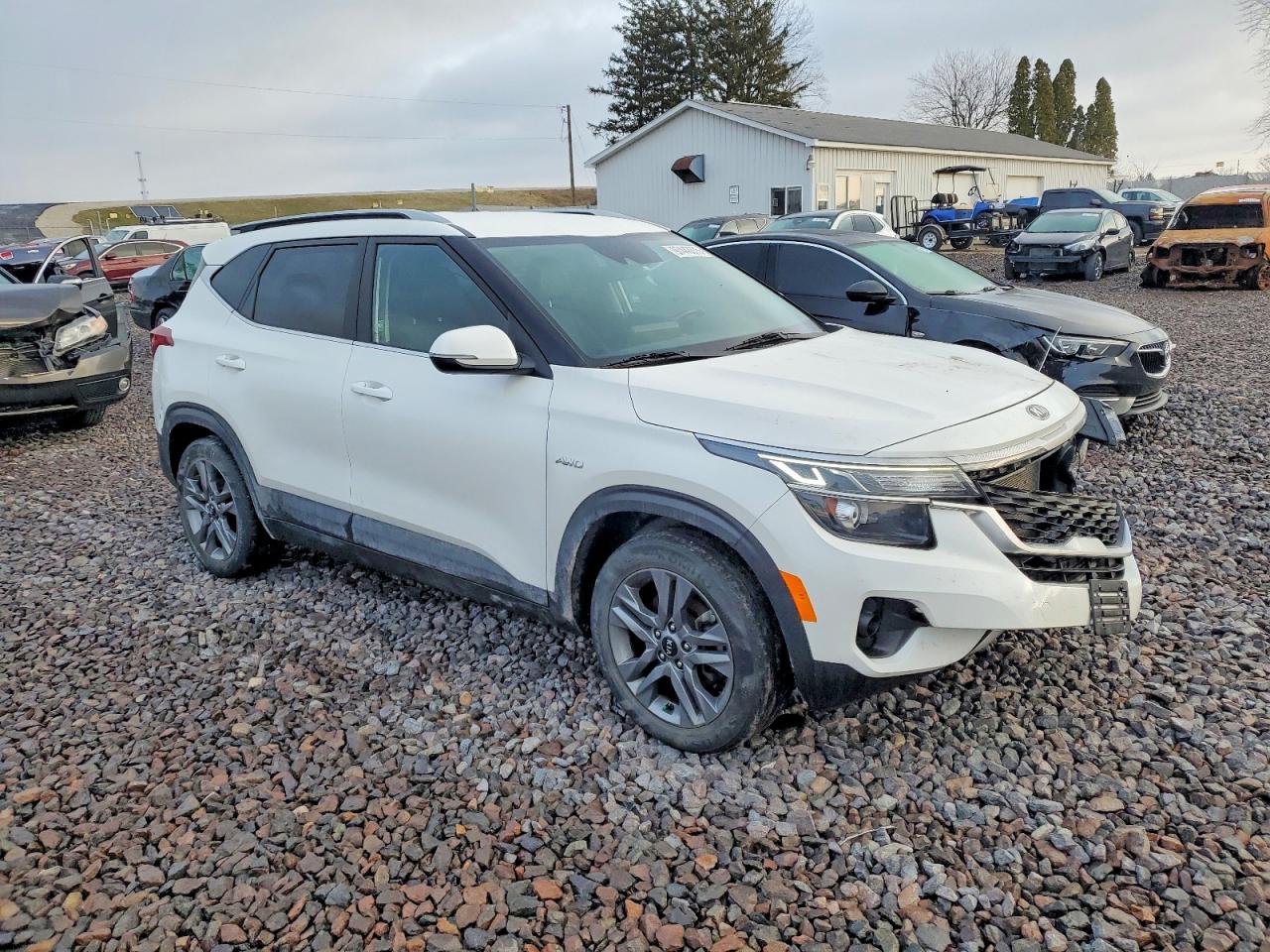 2021 KIA SELTOS S photo 4