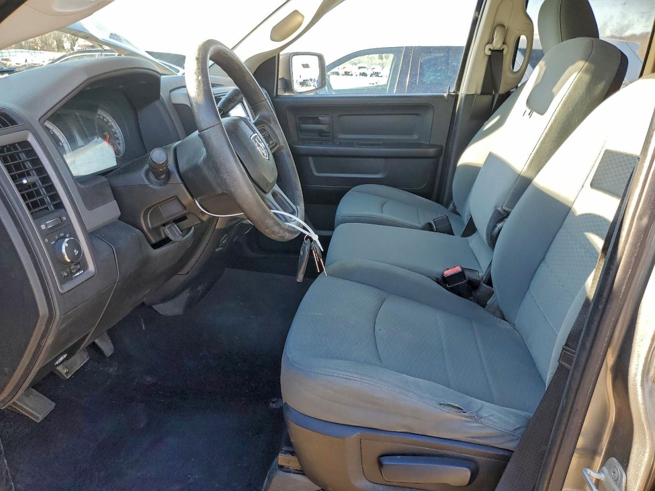 2013 RAM 1500 ST photo 7