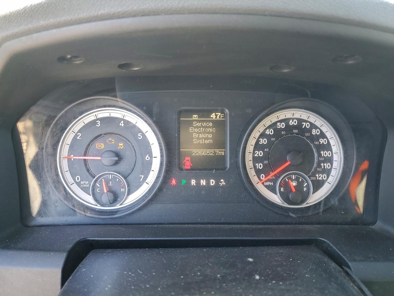 2013 RAM 1500 ST photo 9