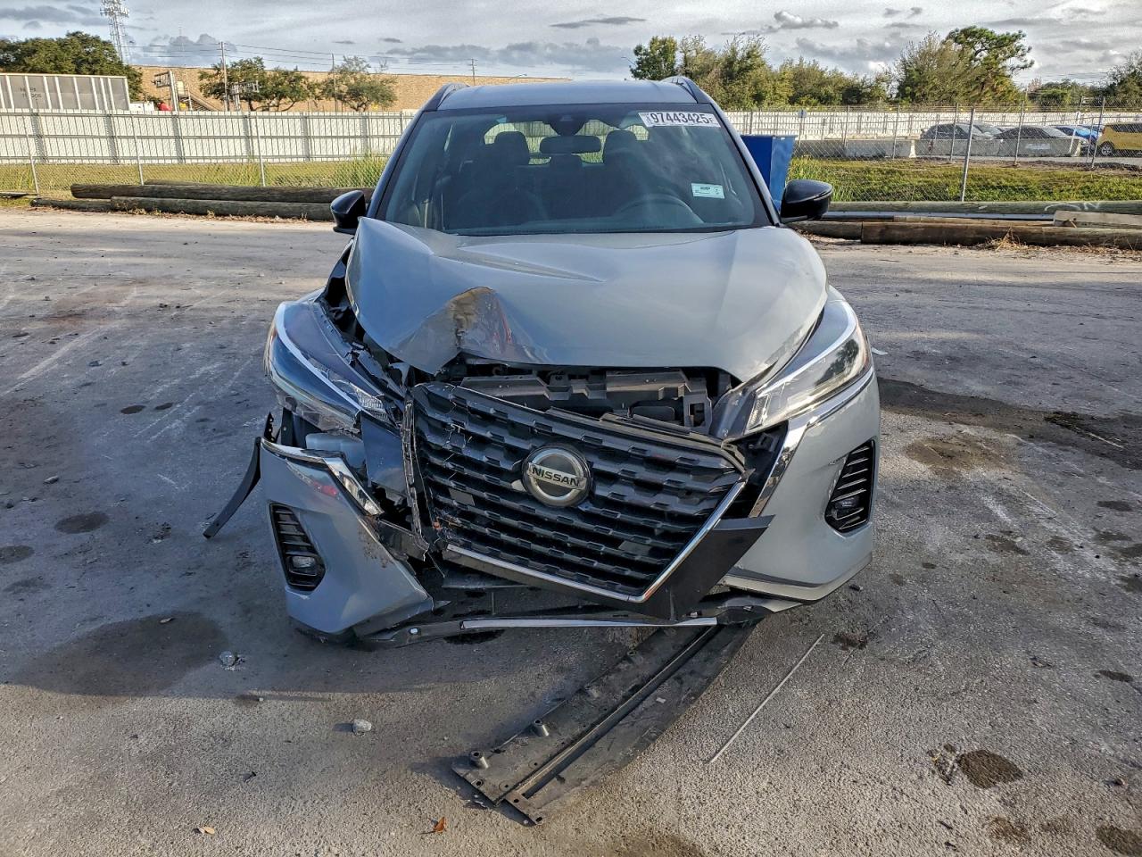 2021 NISSAN KICKS SR photo 5