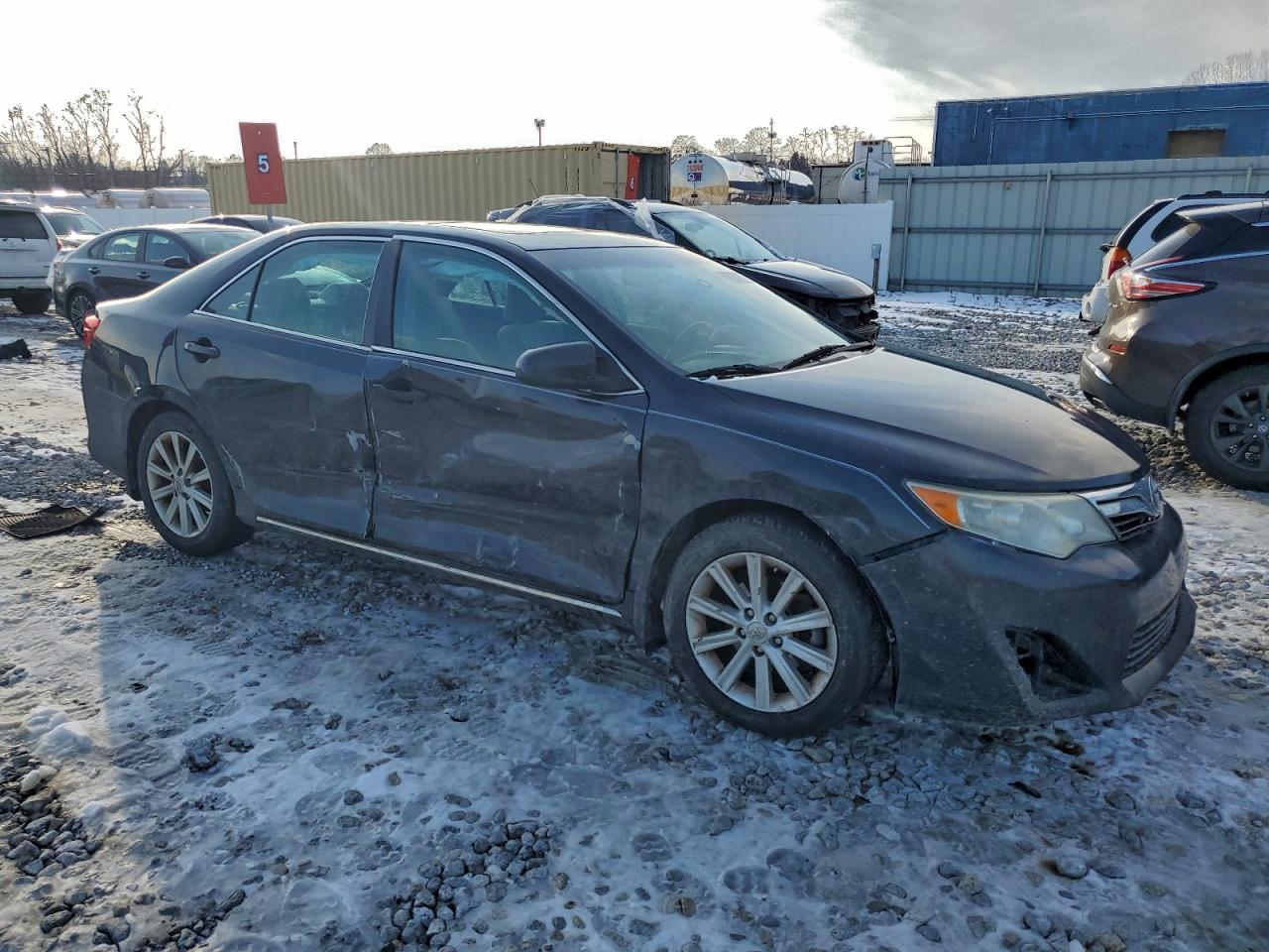 2012 TOYOTA CAMRY BASE photo 4