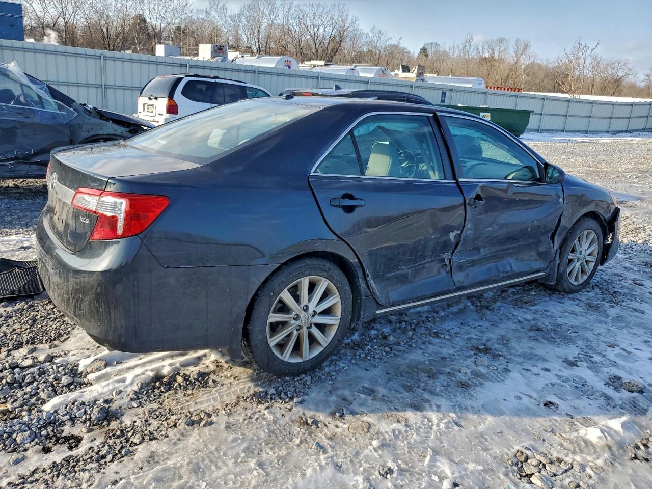2012 TOYOTA CAMRY BASE photo 3