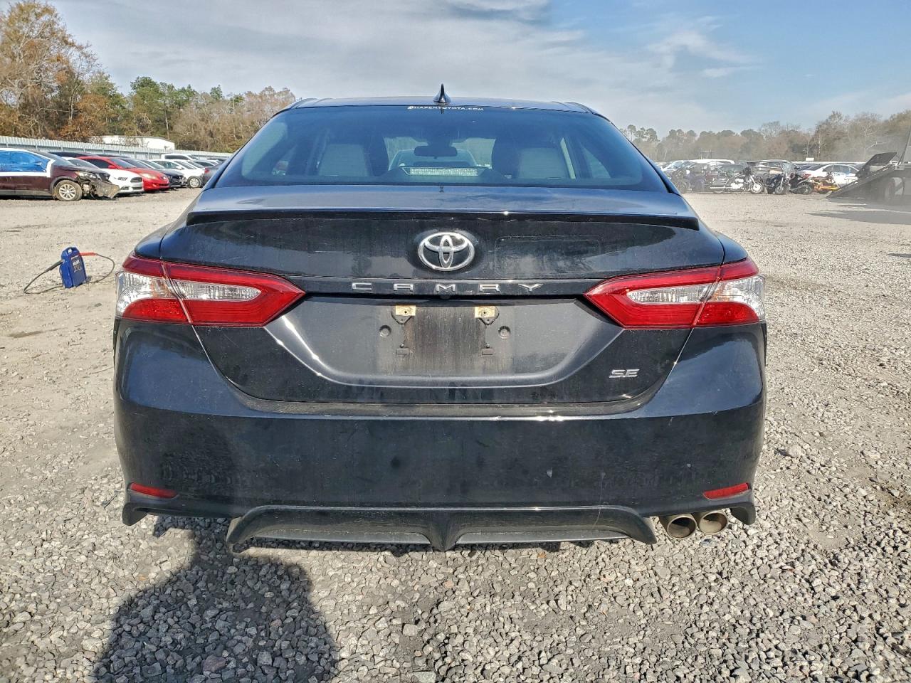 2020 TOYOTA CAMRY SE photo 6