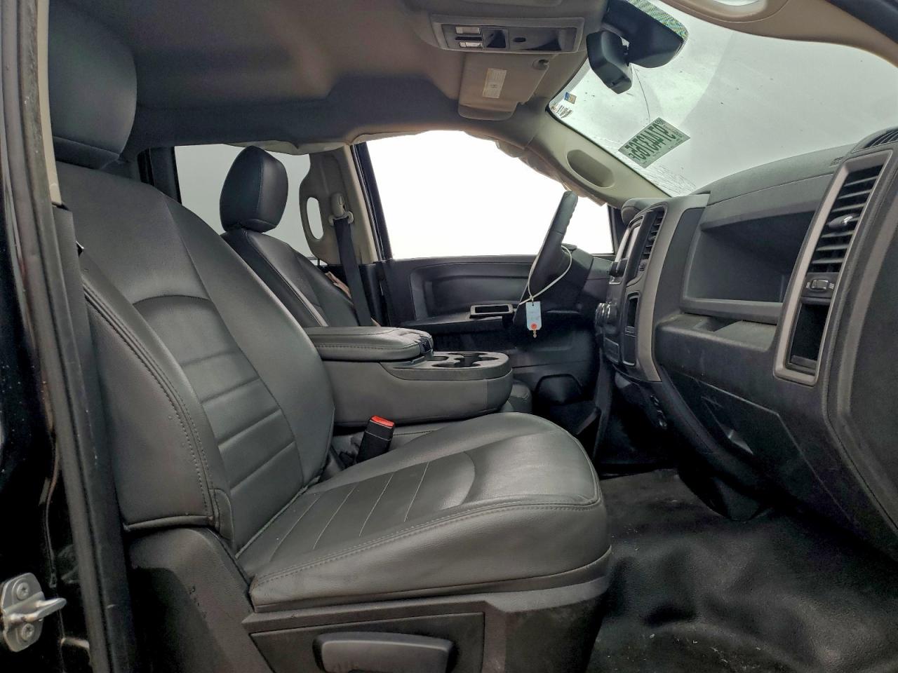 2016 RAM 1500 photo 7