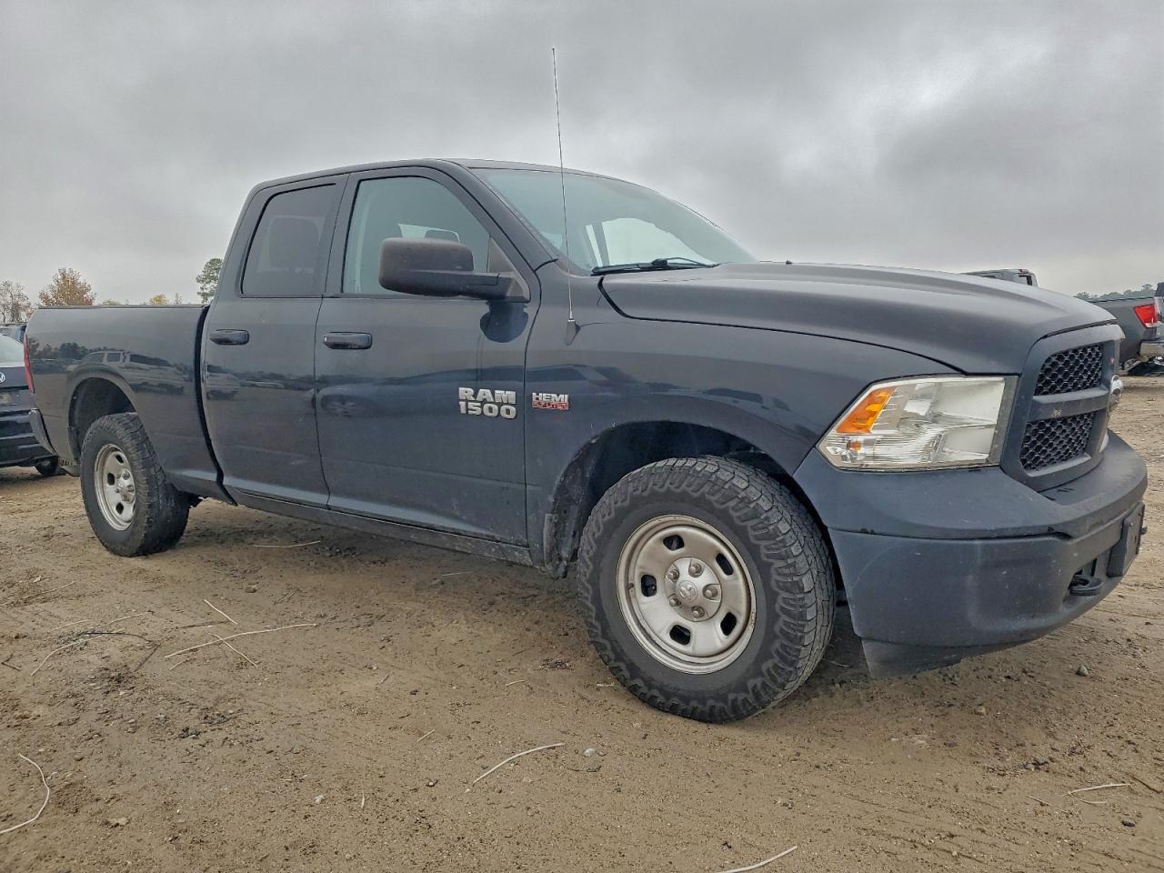 2016 RAM 1500 photo 4