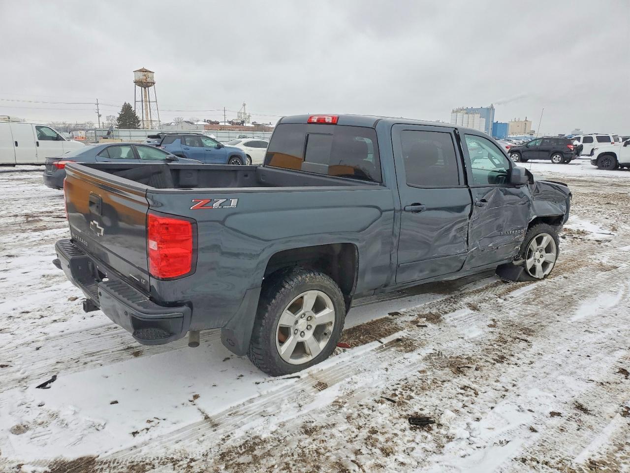 2018 CHEVROLET SILVERADO K1500 LT photo 3