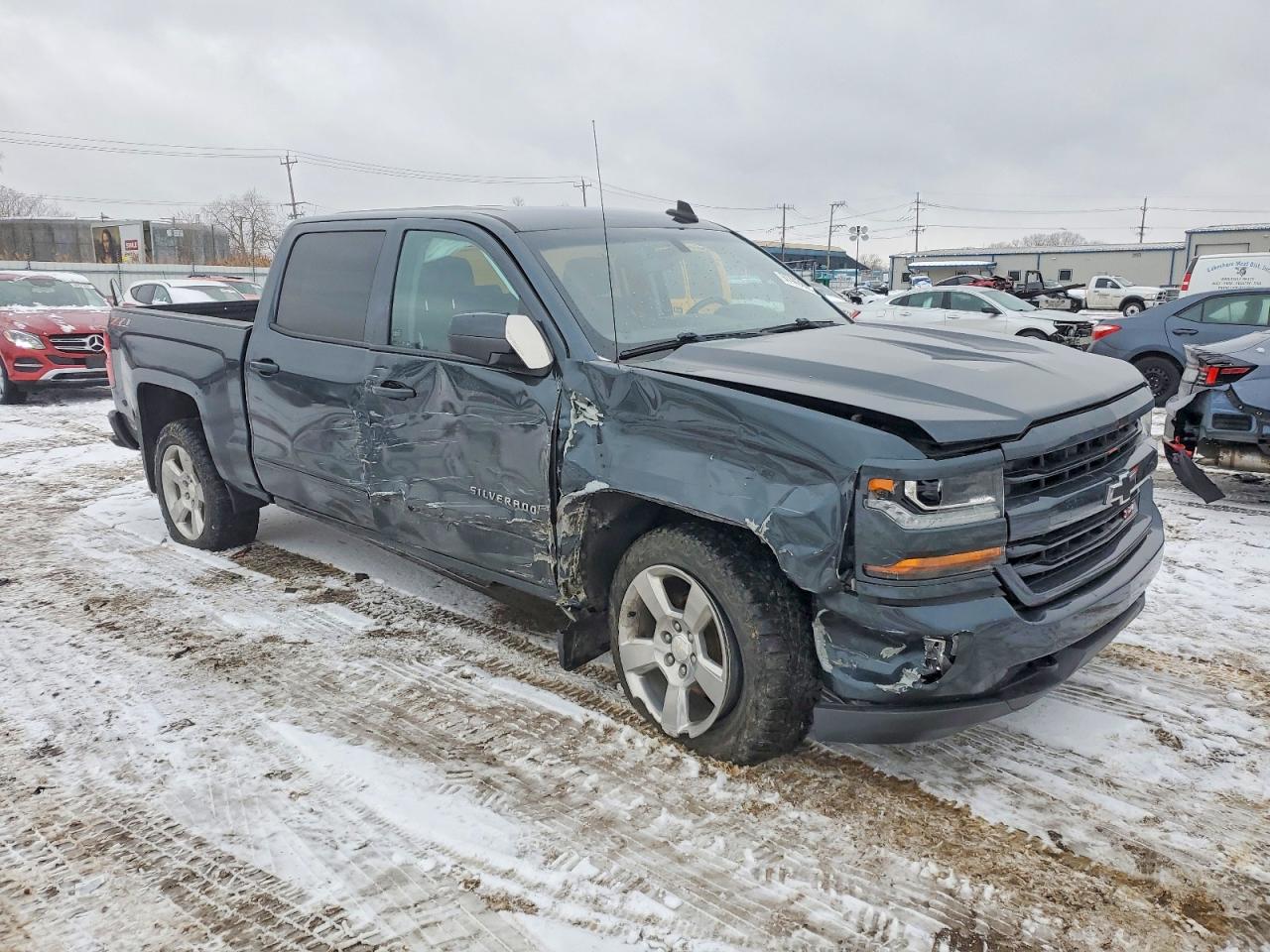2018 CHEVROLET SILVERADO K1500 LT photo 4