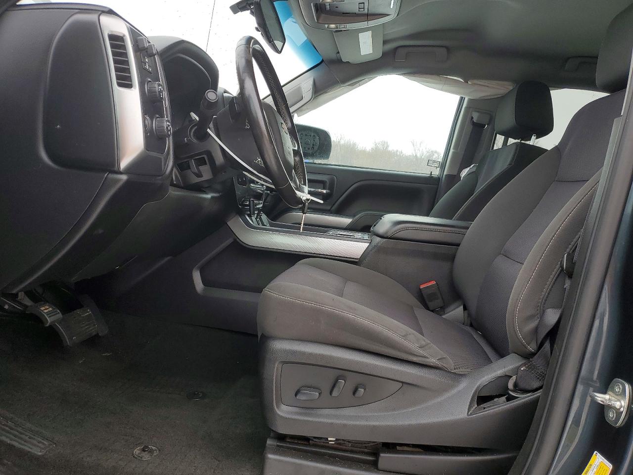 2018 CHEVROLET SILVERADO K1500 LT photo 7