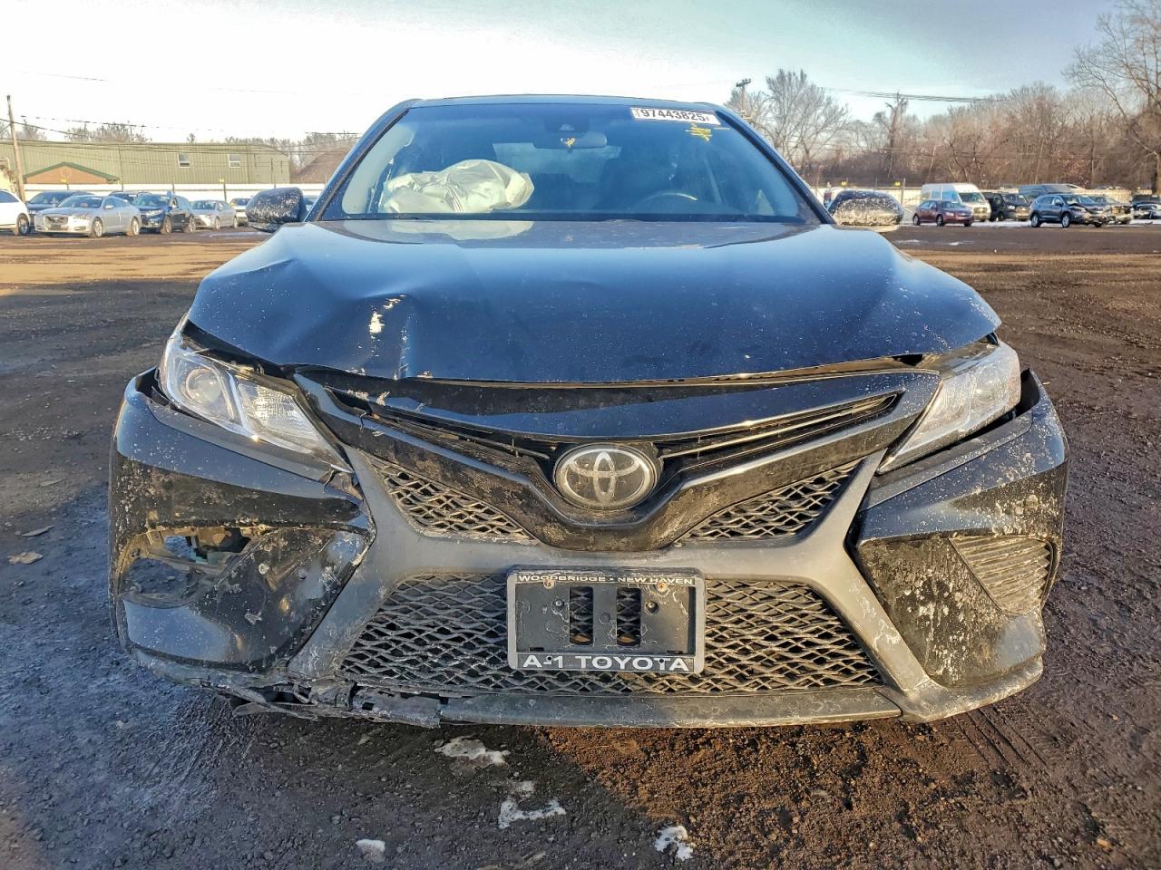 2020 TOYOTA CAMRY SE photo 5