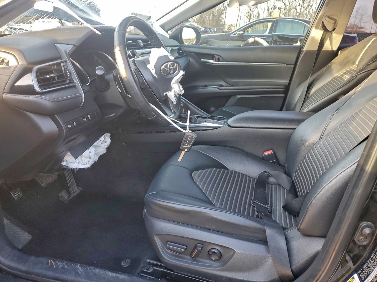 2020 TOYOTA CAMRY SE photo 7