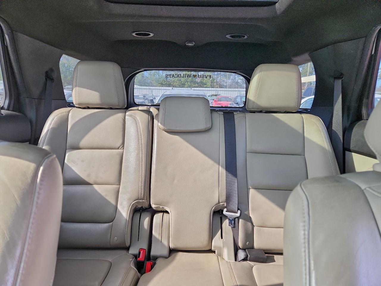 2011 FORD EXPLORER XLT photo 4
