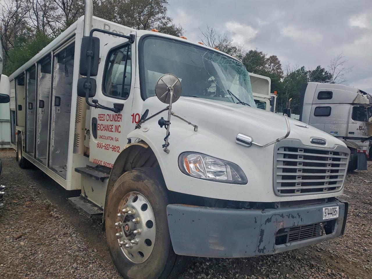 2016 FREIGHTLINER M2