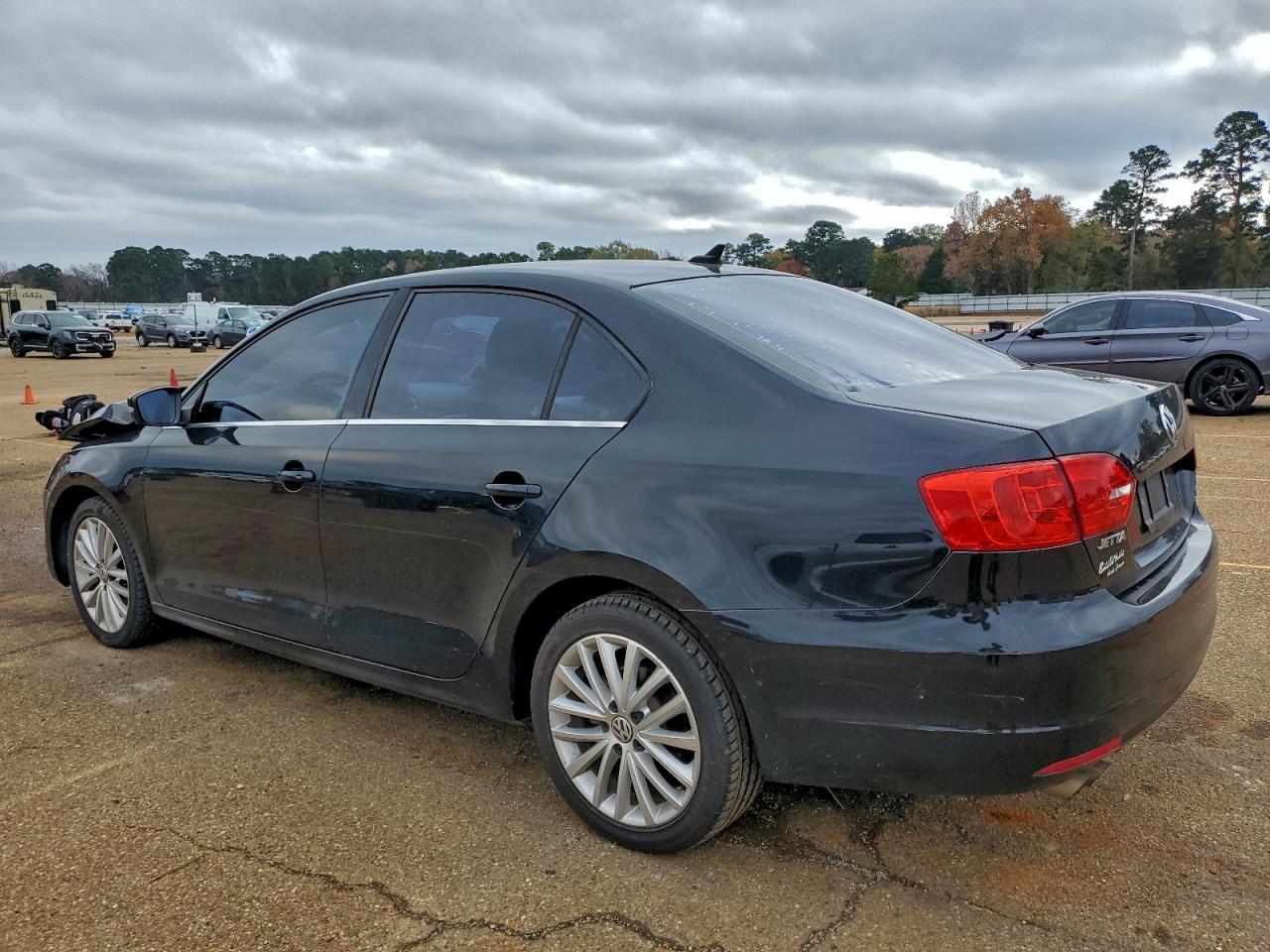 2012 VOLKSWAGEN JETTA SEL photo 2