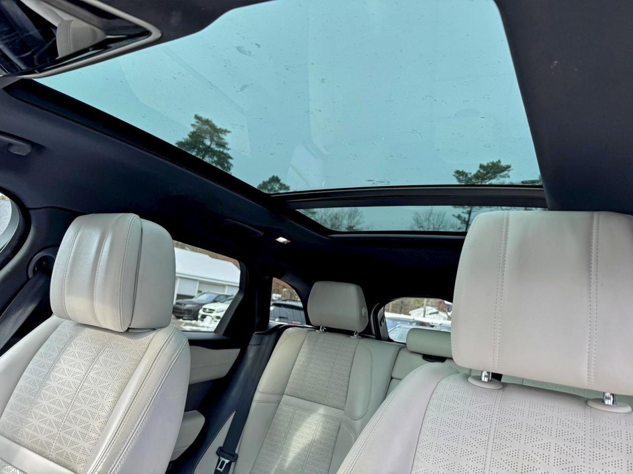 2018 LAND ROVER RANGE ROVER VELAR R-DYNAMIC HSE photo 17