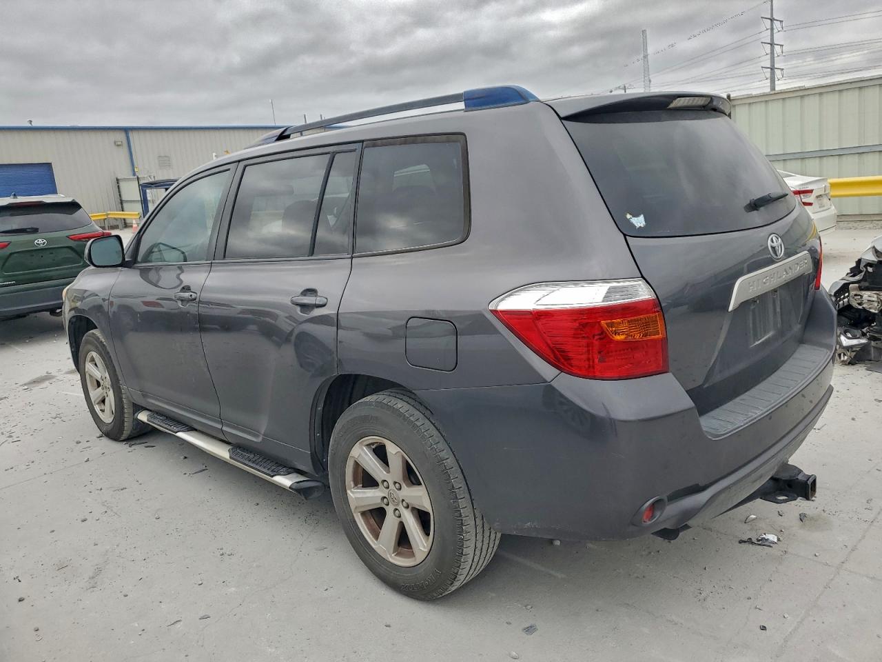 2010 TOYOTA HIGHLANDER photo 2