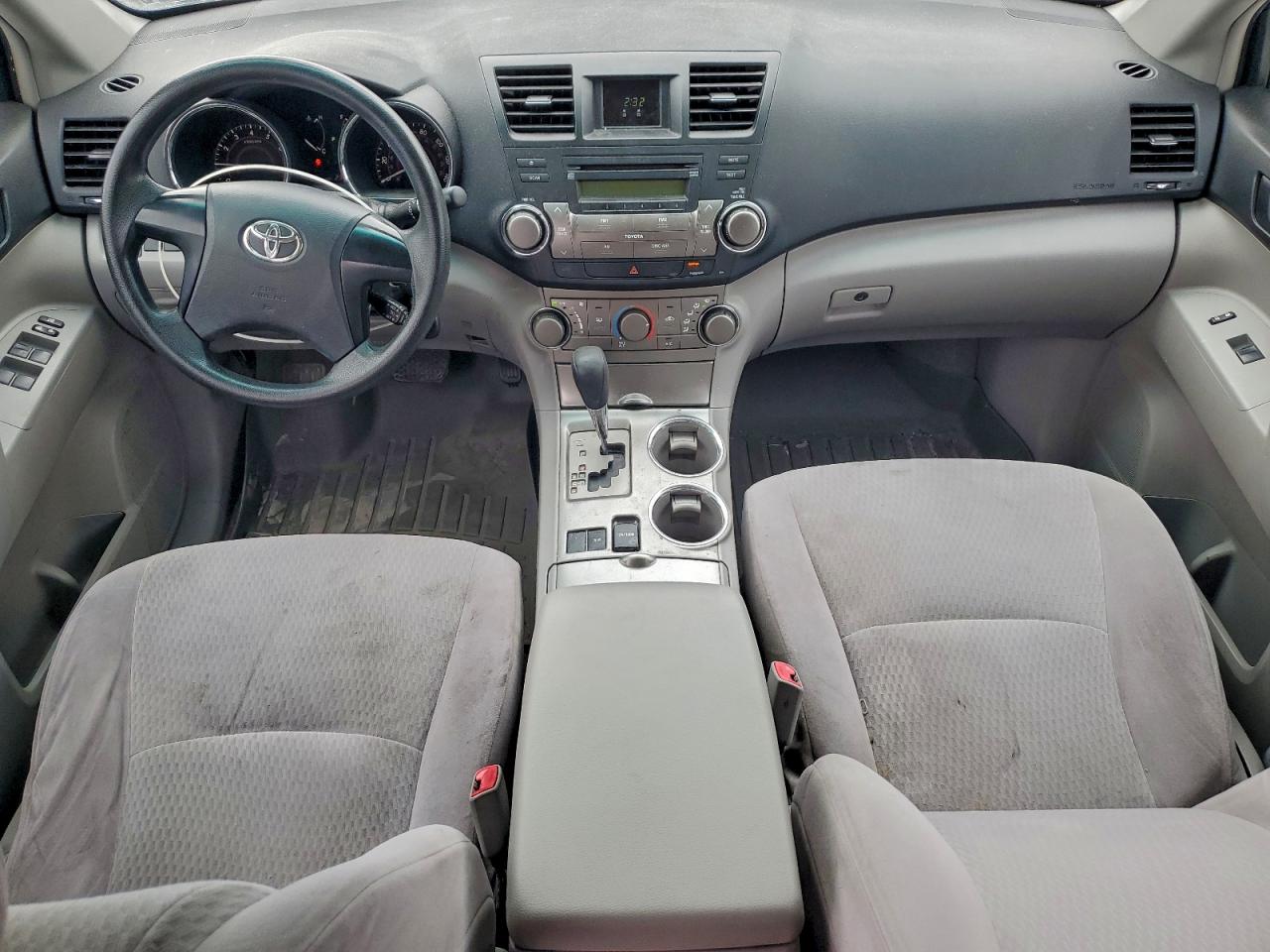 2010 TOYOTA HIGHLANDER photo 8