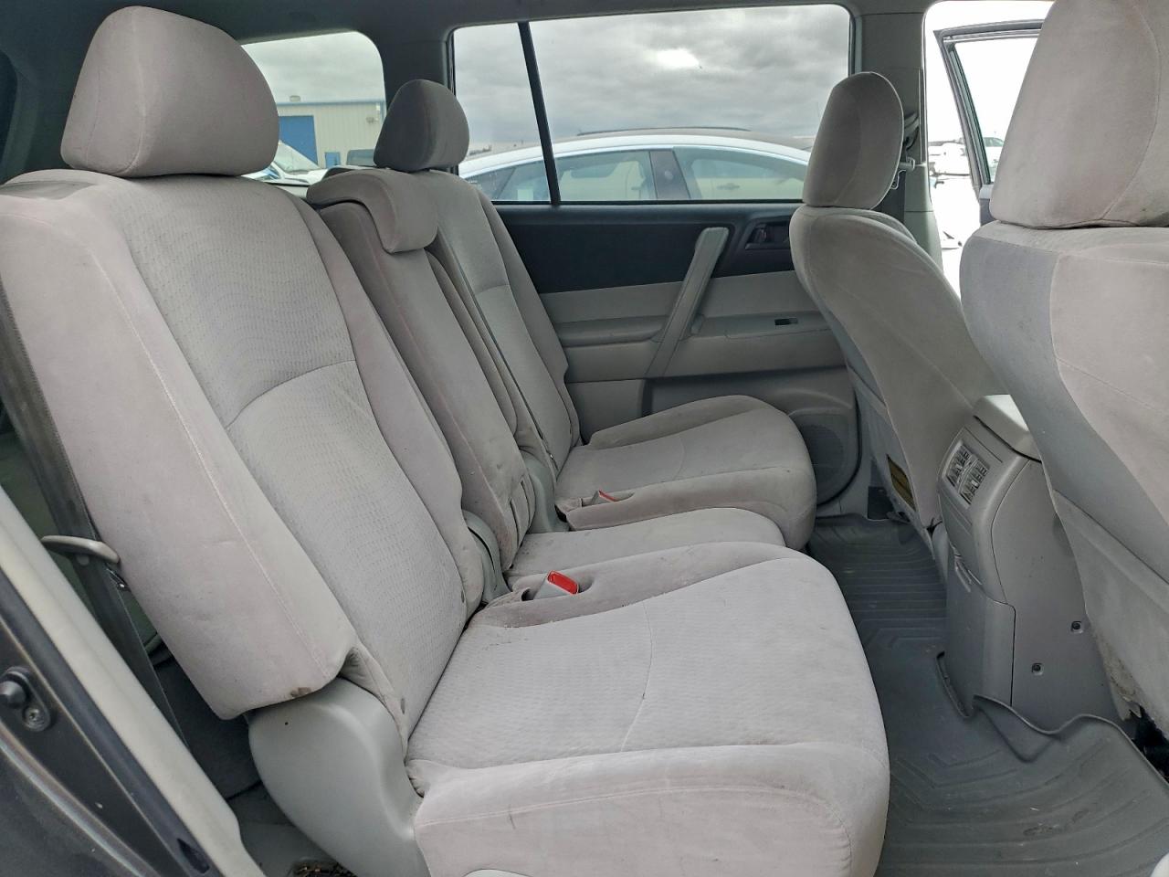 2010 TOYOTA HIGHLANDER photo 11