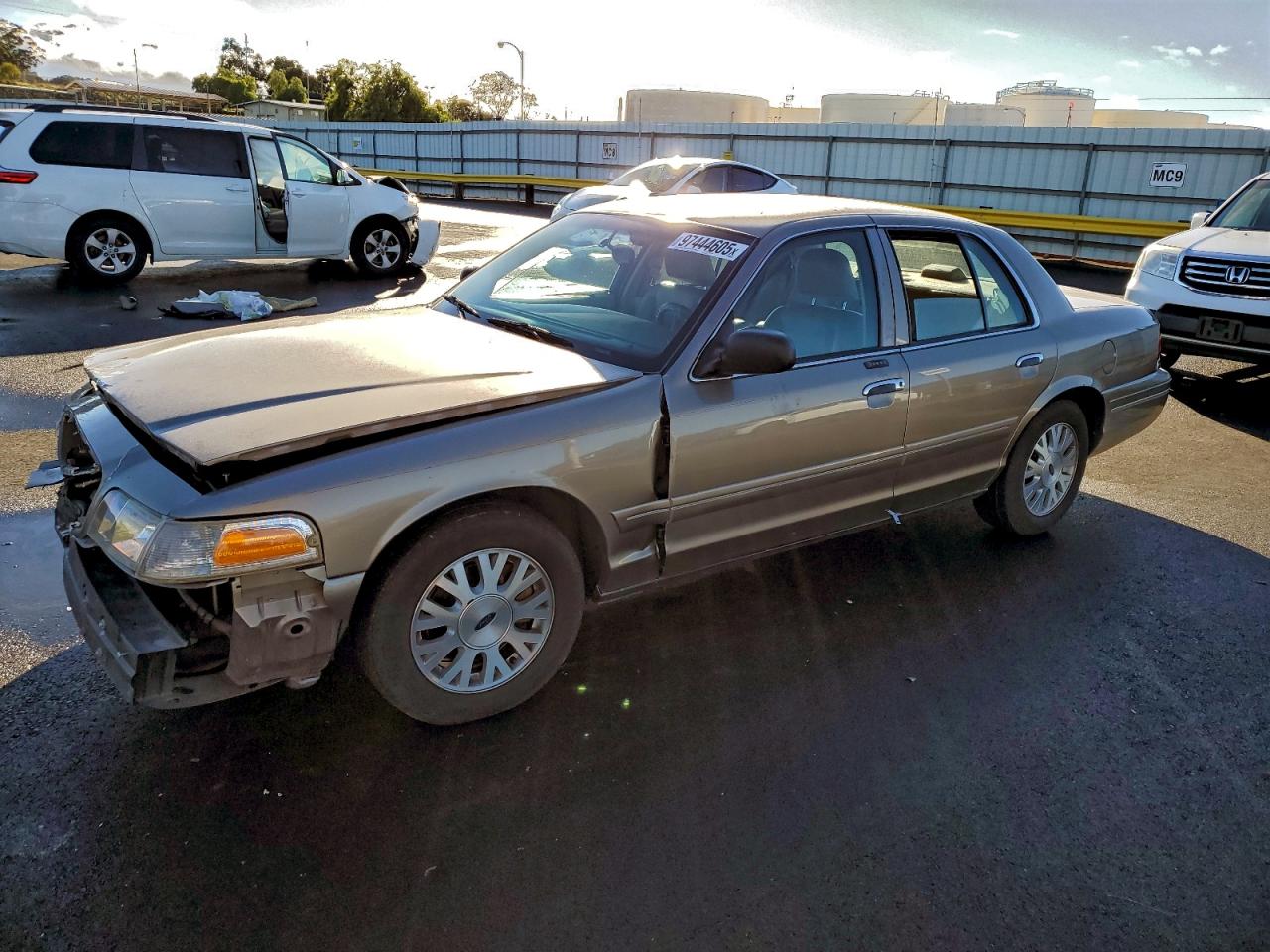 2003 FORD CROWN VICTORIA