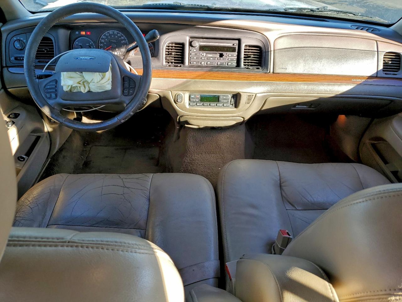 2003 FORD CROWN VICTORIA LX photo 8